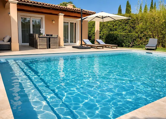 Giovanna A Saint-raphael Avec Piscine Chauffee Vila